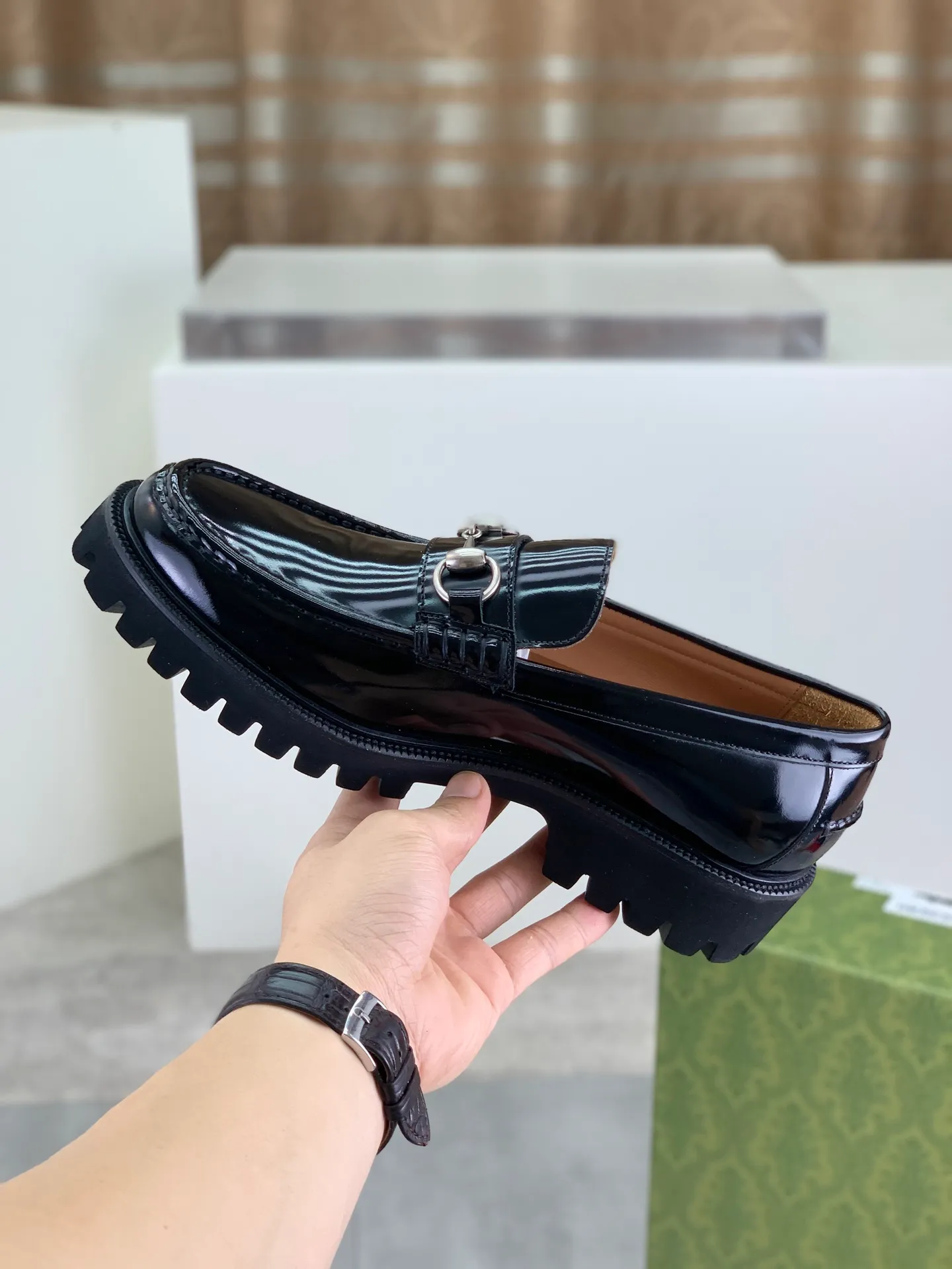 Factory price P840 💰💎💎💎Top version (original foam outsole) Brand: [GUCCi] Gucci's new business formal casual leather shoes Standard code: Men's size 39–45 (38 needs to be customized) Grade: Same style as the official website Original order quality Materials: Original open-edge beaded calfskin Water-dyed cowhide lining Original lightweight foam outsole Style category: Men's fashion Formal casual leather shoes, slip-on men's shoes series, young and fashionable, European and American trends, British style, casual matching, comfortable feet, color: multiple colors available, actual picture